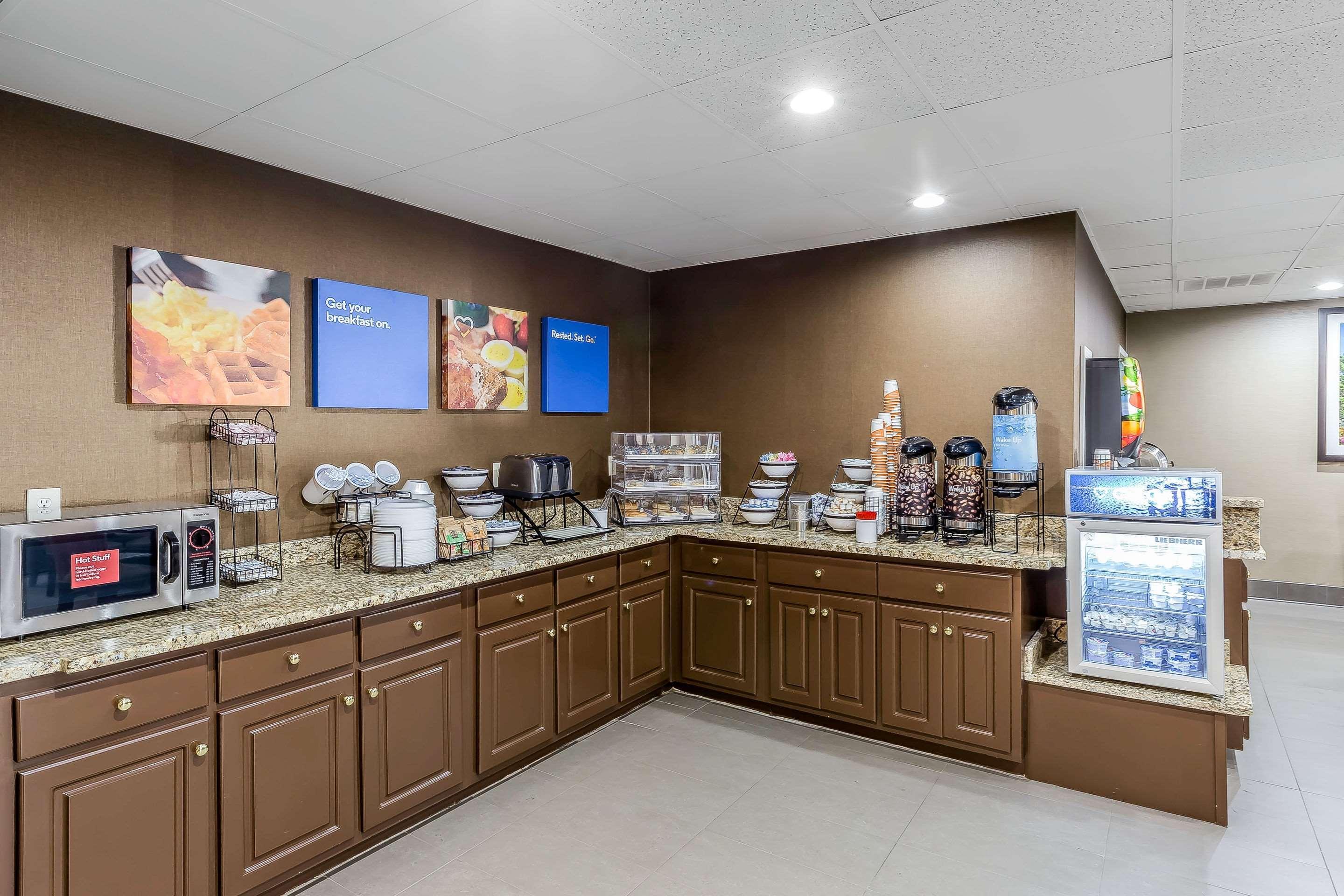 Comfort Inn & Suites Dalton Buitenkant foto